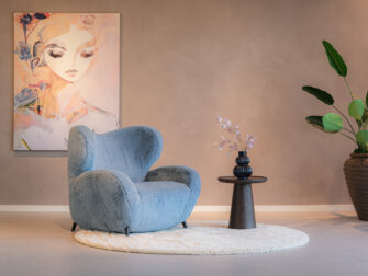 teddy fauteuil in een blauwe zachte stof