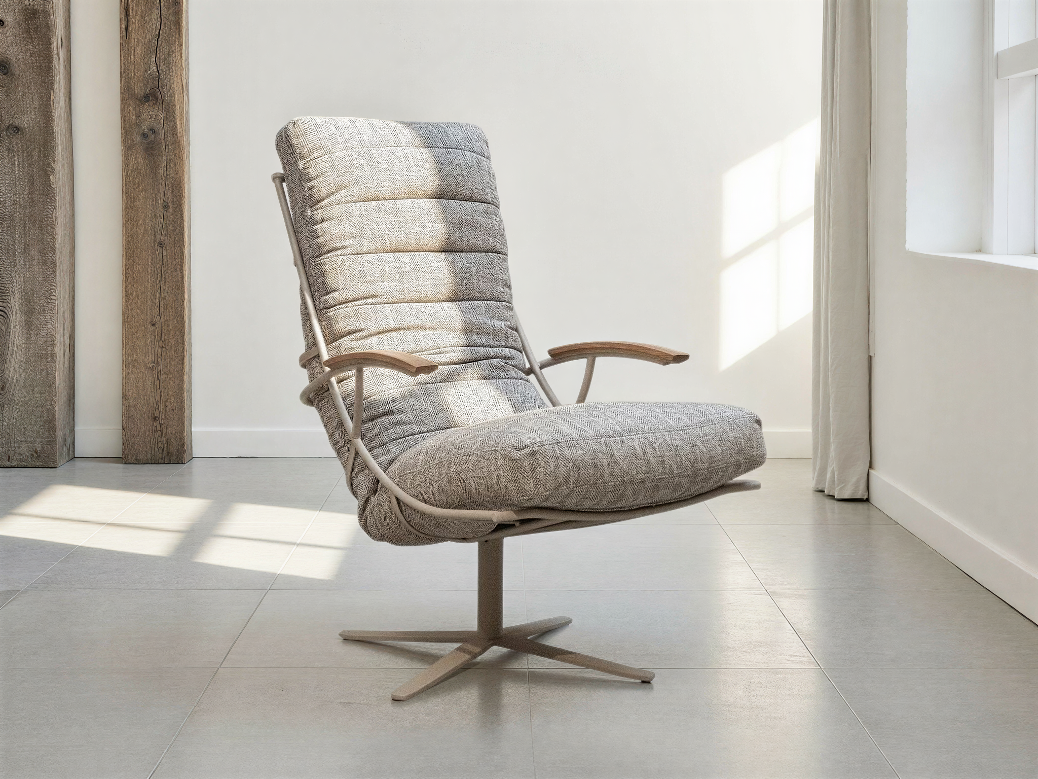 fauteuil trevor met armleuningen en beige onderstel