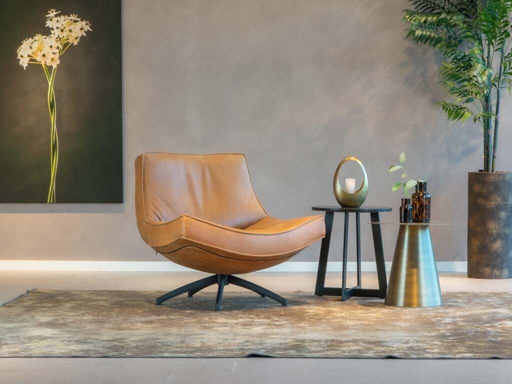 leren draaifauteuil met stervoet in cognac kleur