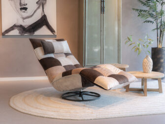 Fauteuil Lucia - adore mixed - lende kussen - poot E luxe en zeer comfortabele relax fauteuil met knop bediening in velvet stof