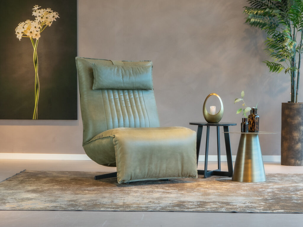 brede en hoge groene elektrische fauteuil