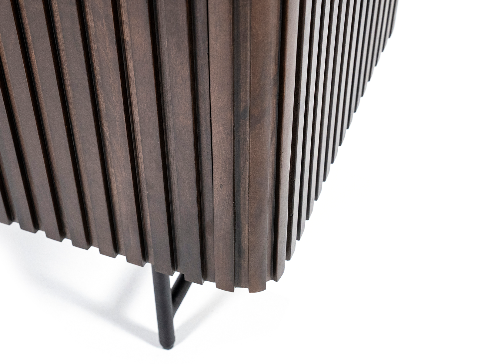 mangohouten bruine kast