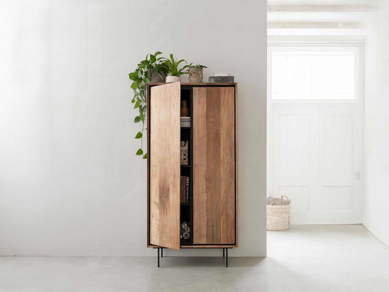 smalle kast op ranke poten