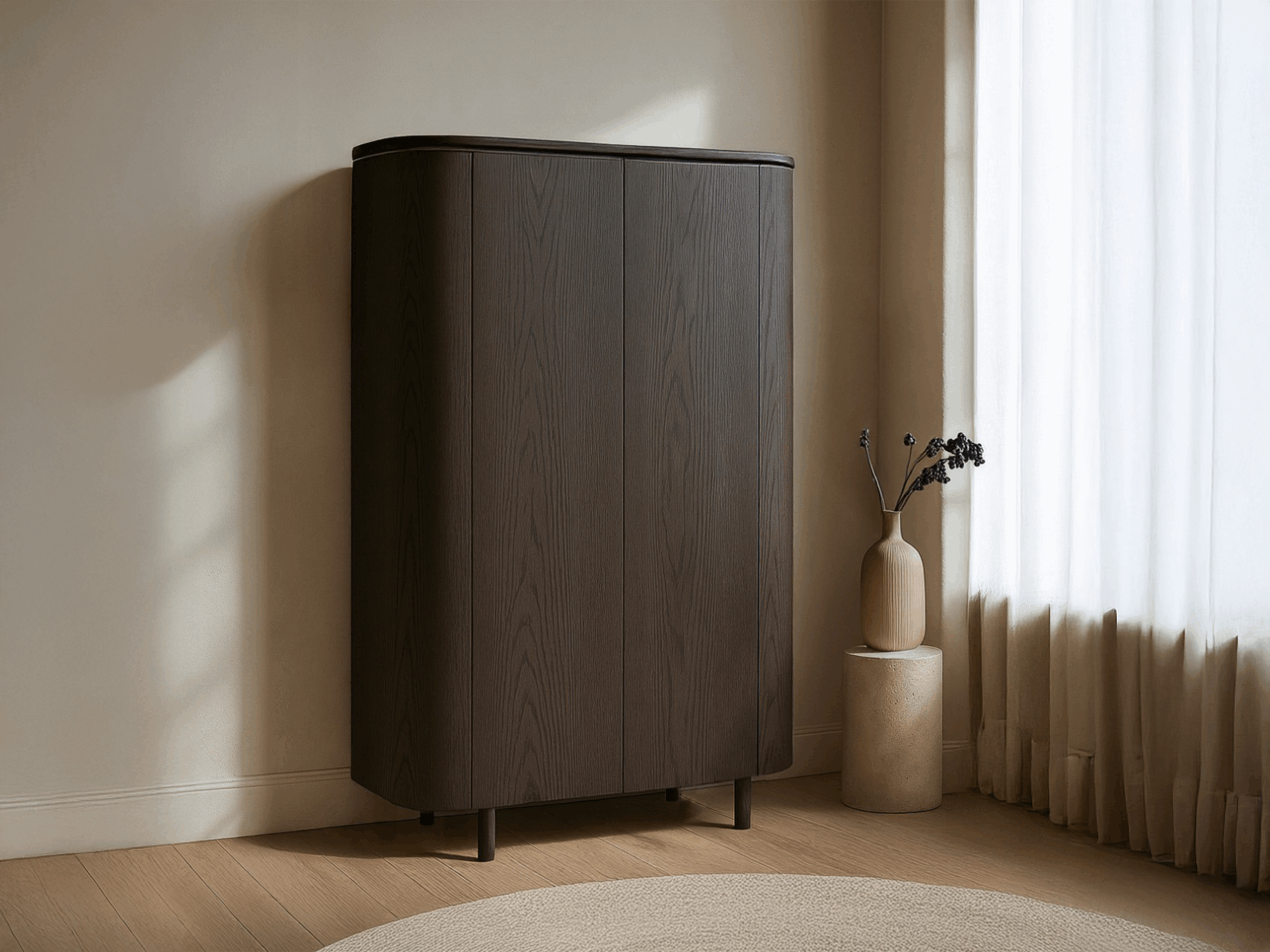 donker bruine opbergkast met 2 deuren