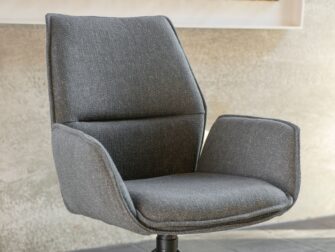 Eetkamerstoel Griffin - be great light grey - onderstel mars - metaalkleur zwart