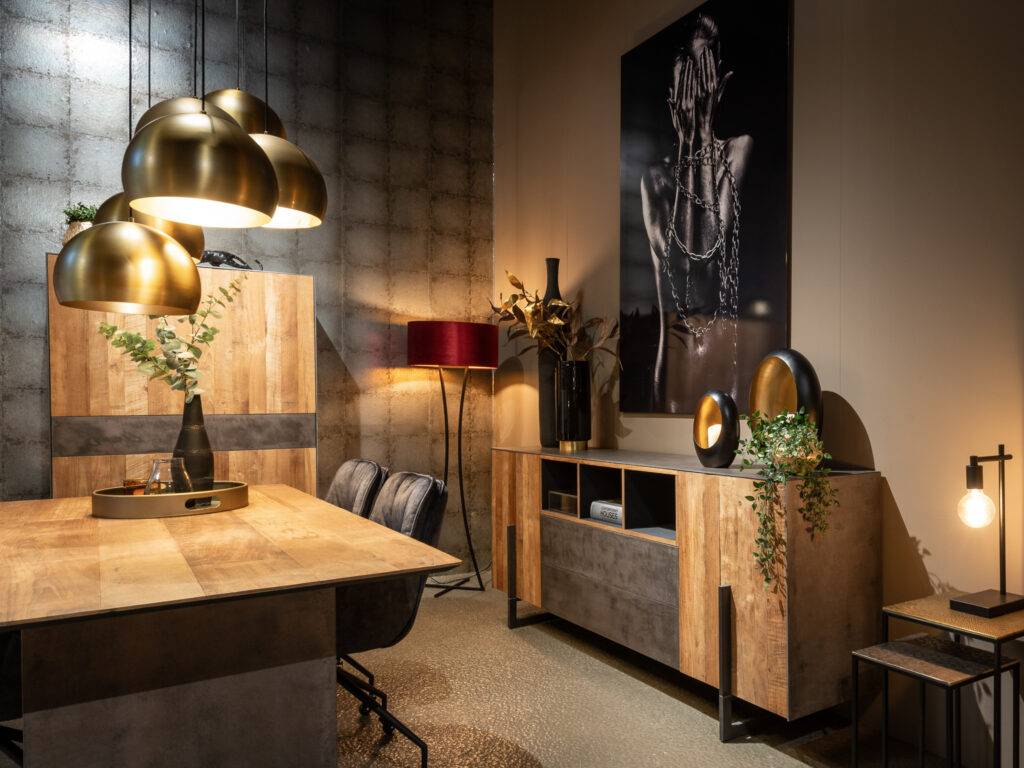 robuust industrieel dressoir van hout