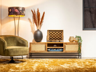 opvallend stijlvol tv-meubel van mangohout