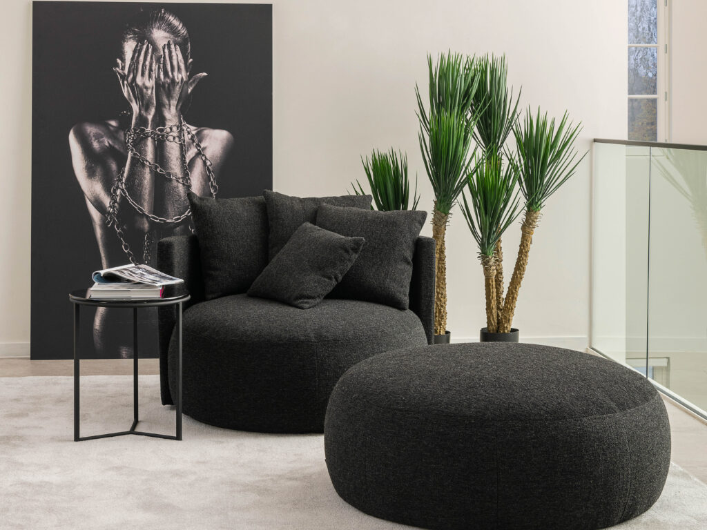 draaifauteuil pastille swing met pouf in geweven stof