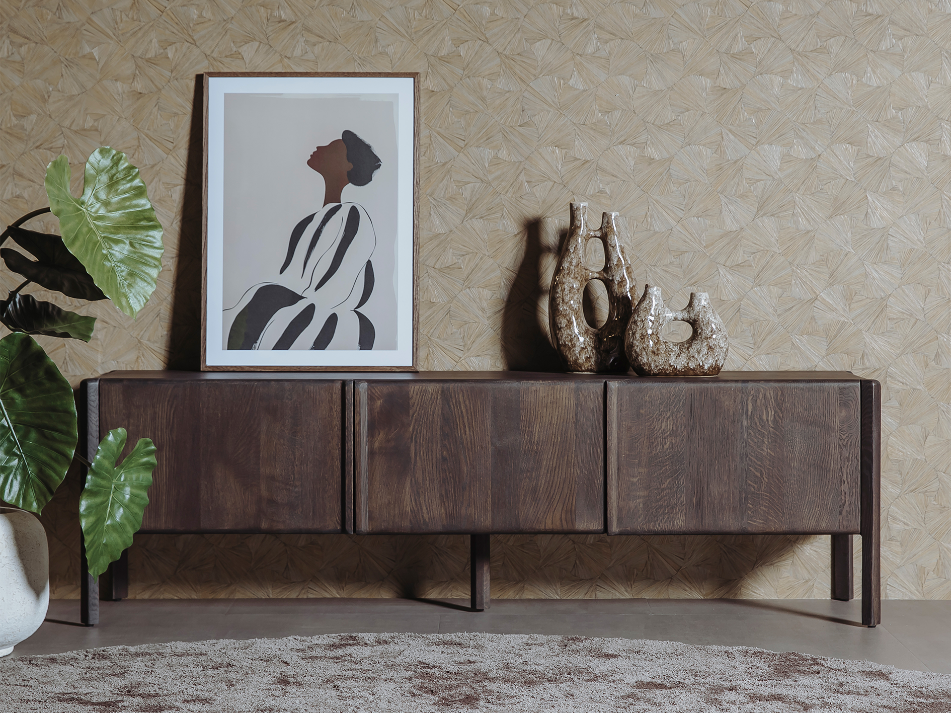 Laag opbergmeubel in donkerbruine tint