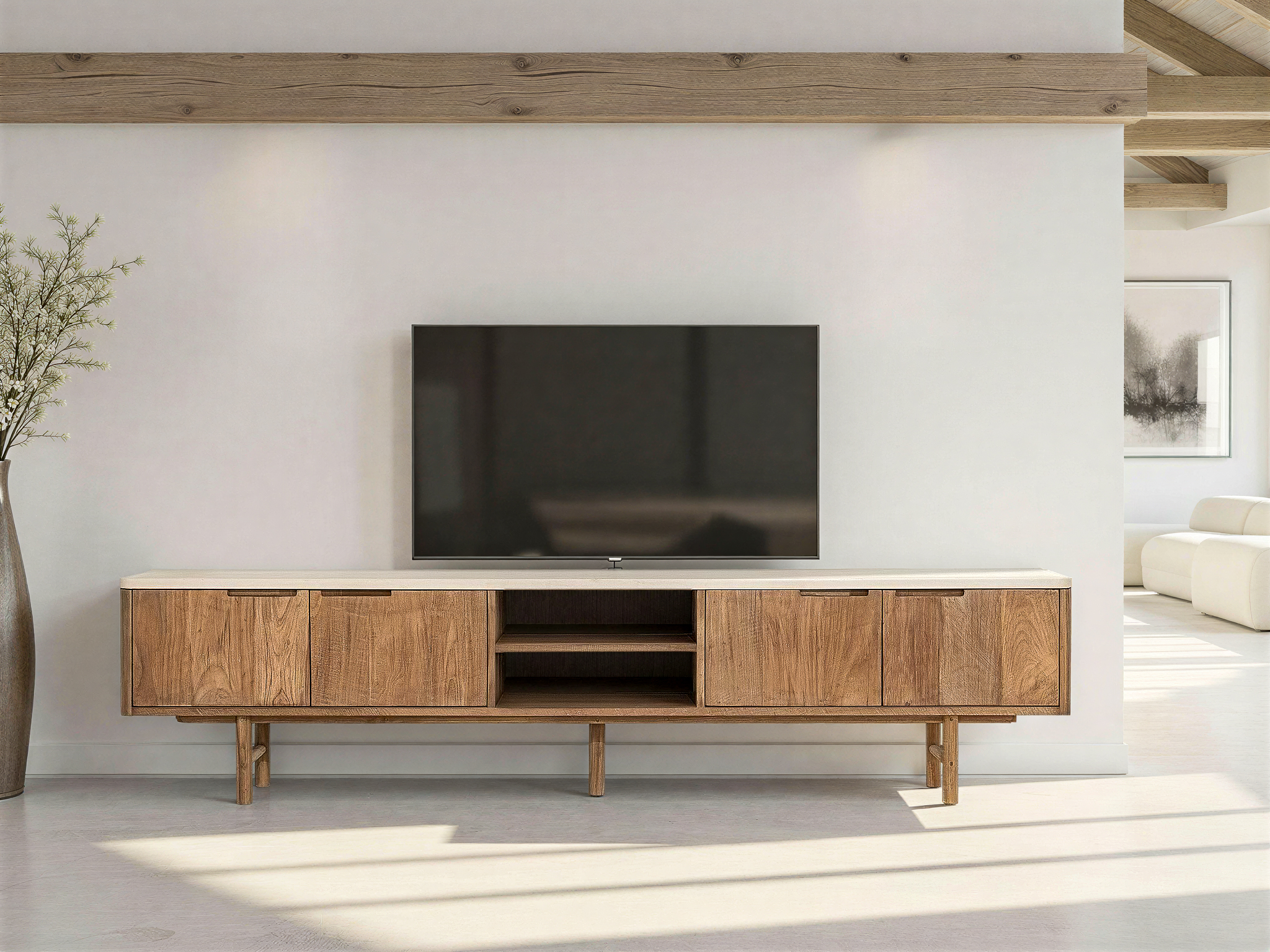 Robuust TV-meubel met teakhouten deuren met beige blad en open vakken