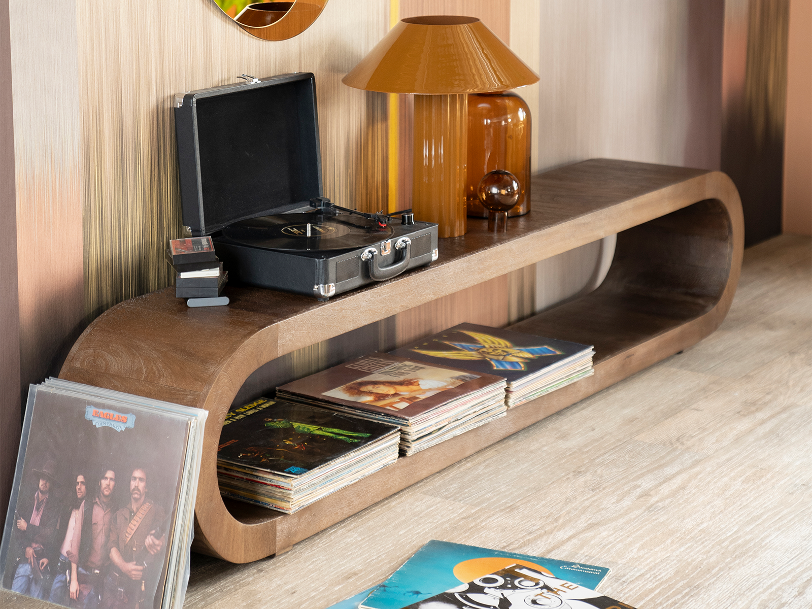 tv-meubel van mangohout