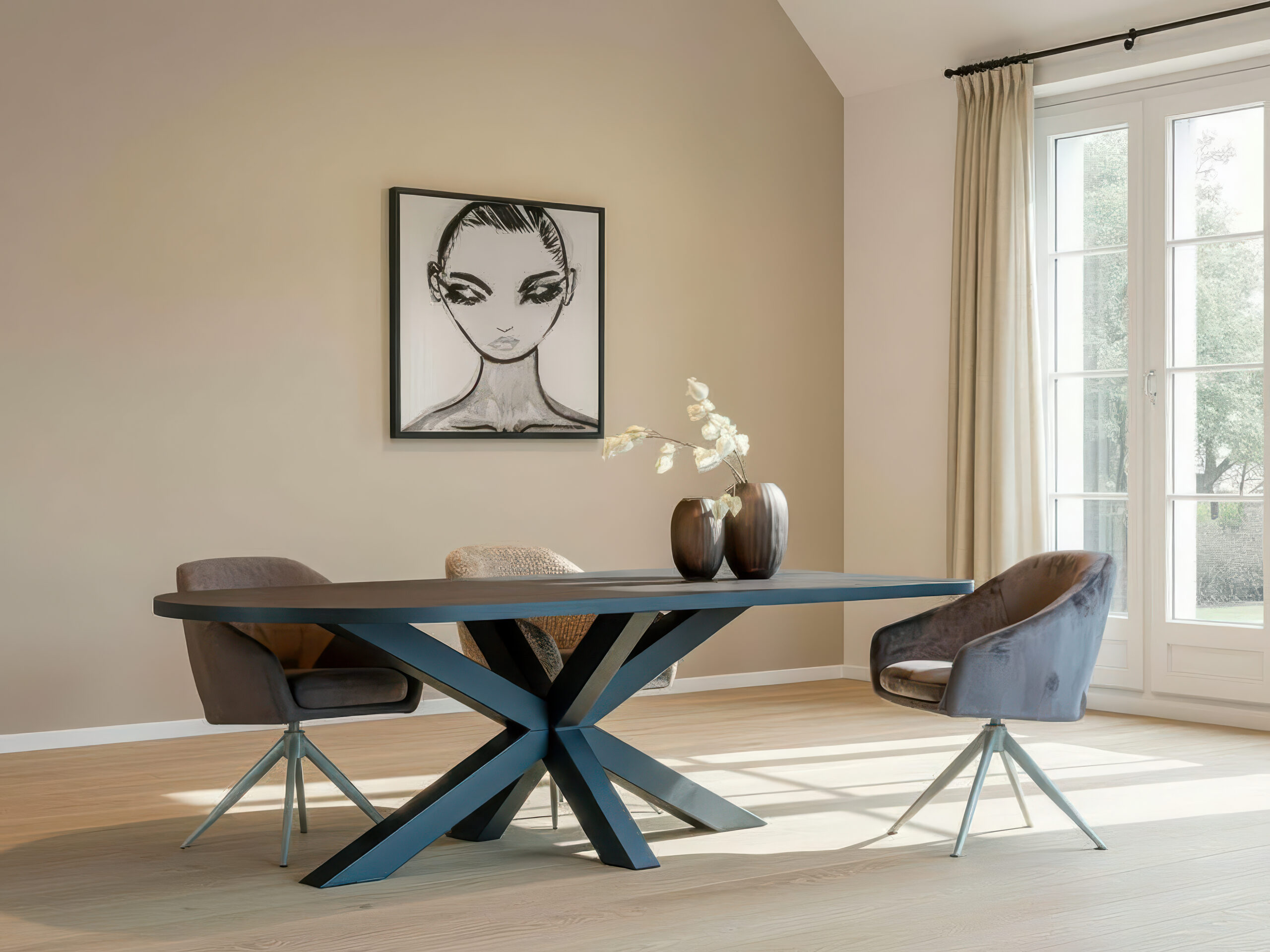 Tafel Antibes XL - 260x100cm - obelisk - rechte rand - navia brown - metaalkleur zwart - met onze eetkamerstoelen Doriana