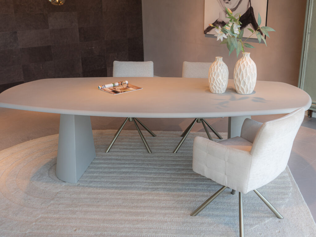 betonnen eettafel met ovale rand afwerking 260x120cm deens ovaal