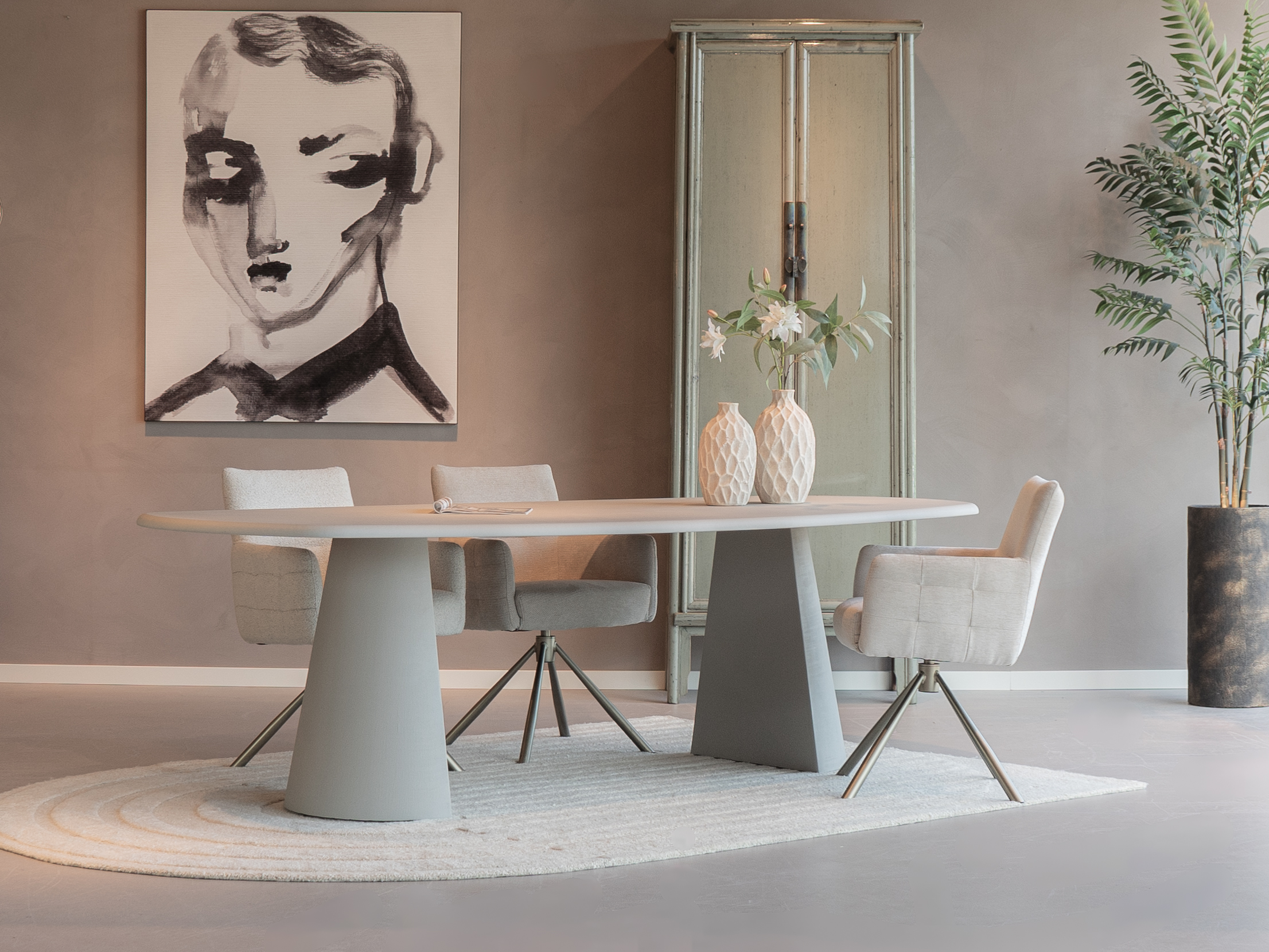 eettafel van beton in de kleur zand 260x120cm