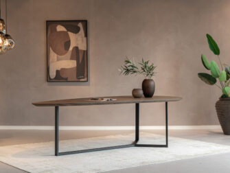 Eikenhouten eetkamertafel met minimalistisch stalen onderstel en maatwerkopties