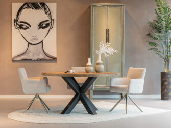 Tafel Fayance - Ø150cm - onderstel Calais - met onze eetkamerstoelen Lamezi ronde eettafel