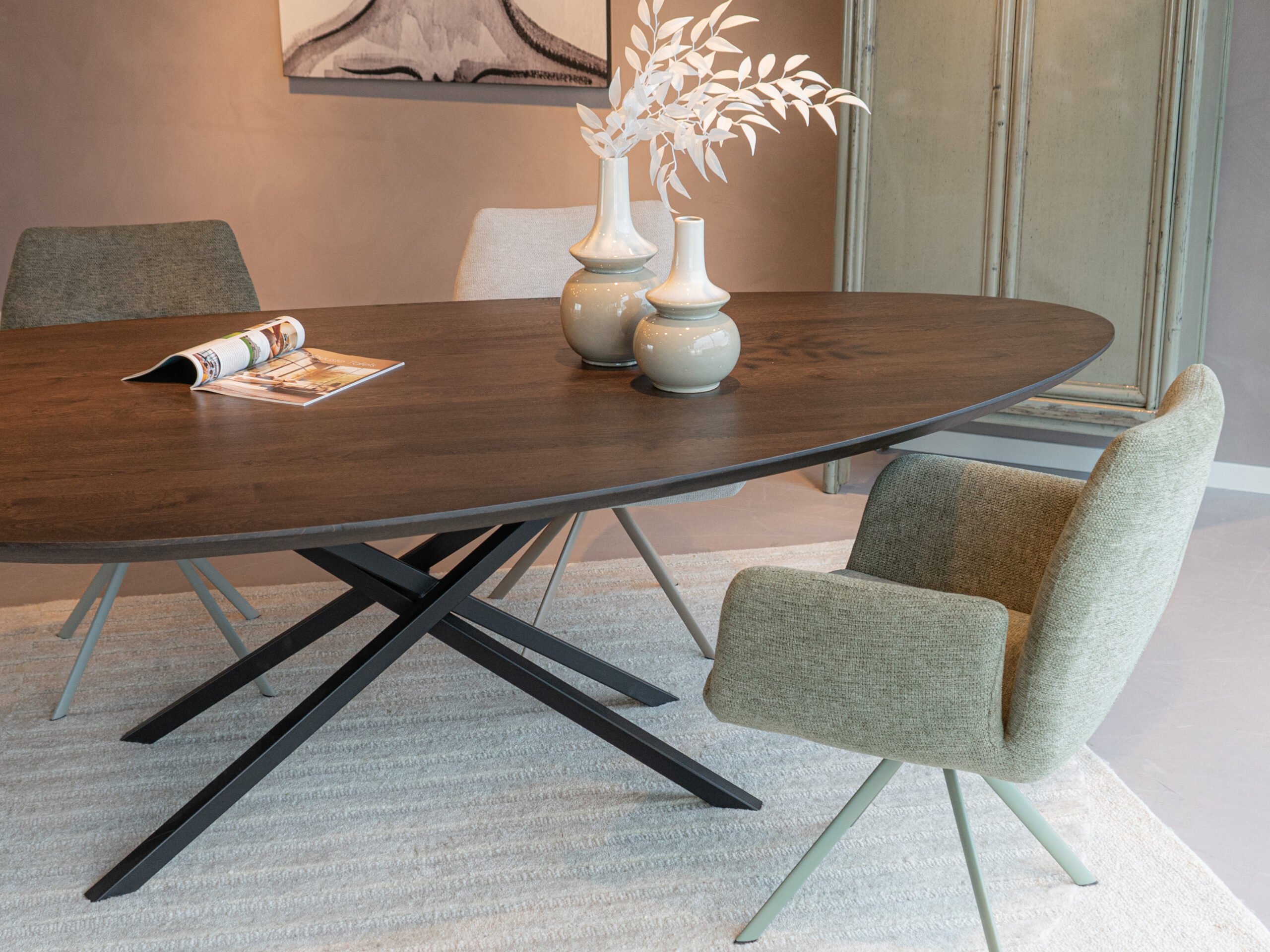 Eettafel met kiezel blad