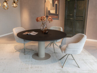 Ronde tafel van massief hout, ambachtelijk vervaardigd in elke gewenste maat