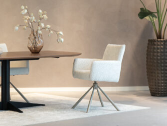 draaibare witte eetkamerstoel met magnum draaipoot