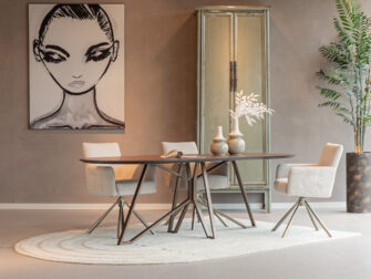 Tafel Viterbo - 240x110cm - Arabica Walnut - onderstel Ternes - mocca - met onze eetkamerstoelen Lamezi - poot C hpl eettafel ovaal