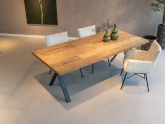 Tafelblad Larino 225x100cm - onderstel Arezzo met onze Leah eetkamerstoelen